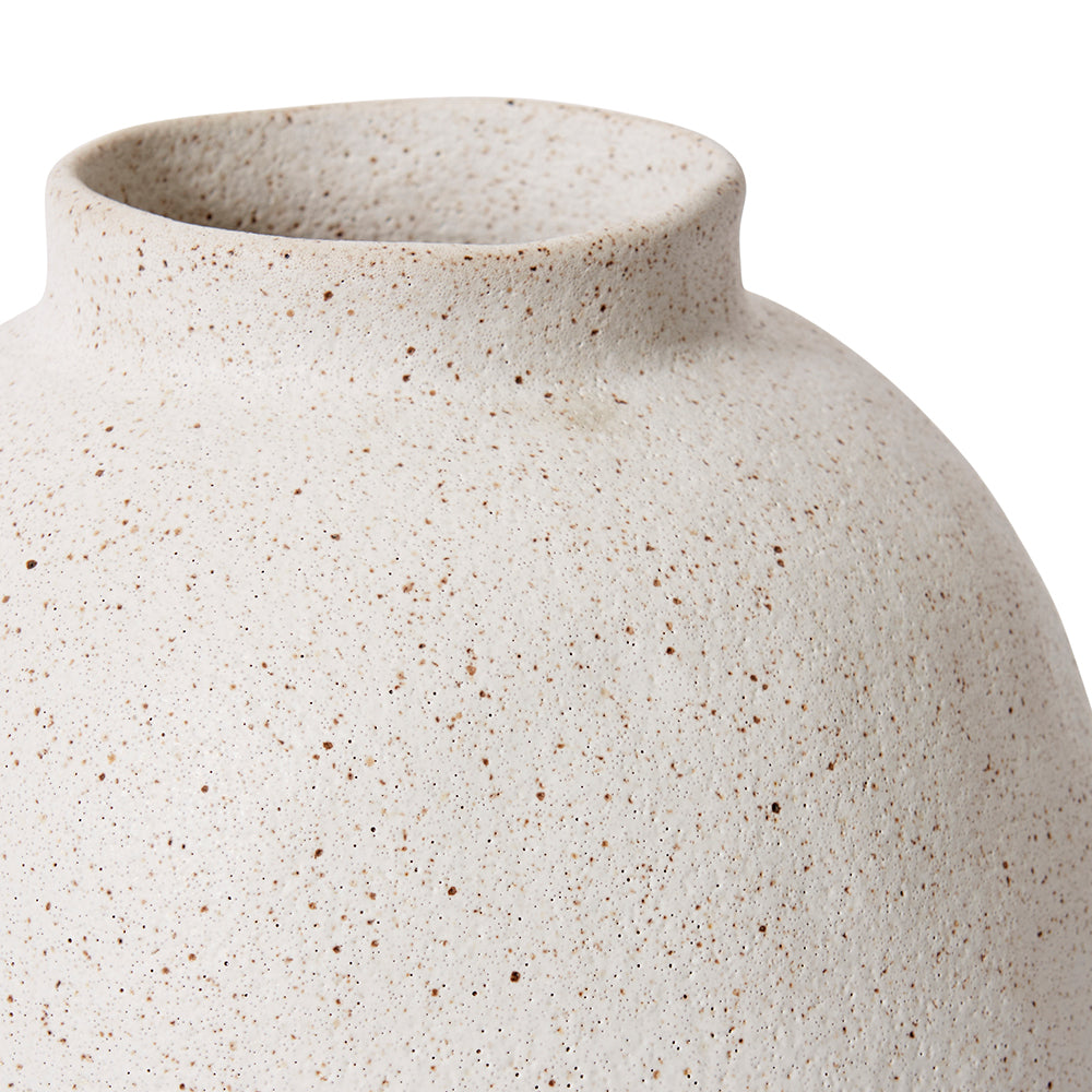 Matias Footed Vase - White